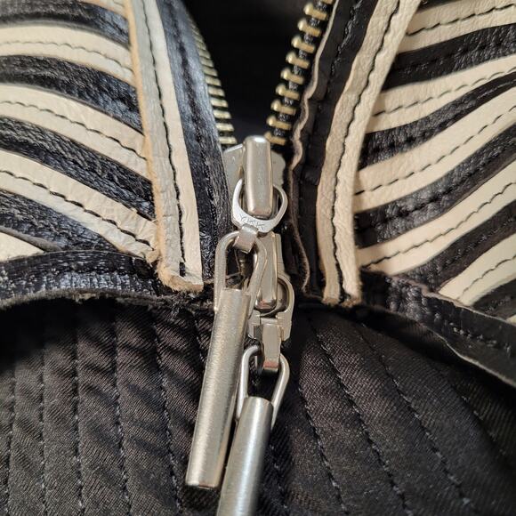 Bagatelle NYC Stretch Black & White Striped Cropped Leather Jacket Size 12 - Picture 10 of 12